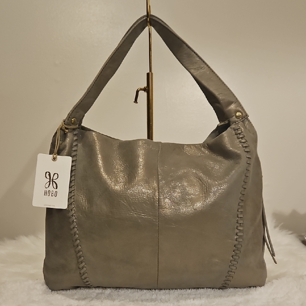NWT Hobo Alannis Granite Gold Leather Shoulder Bag. $298 retail